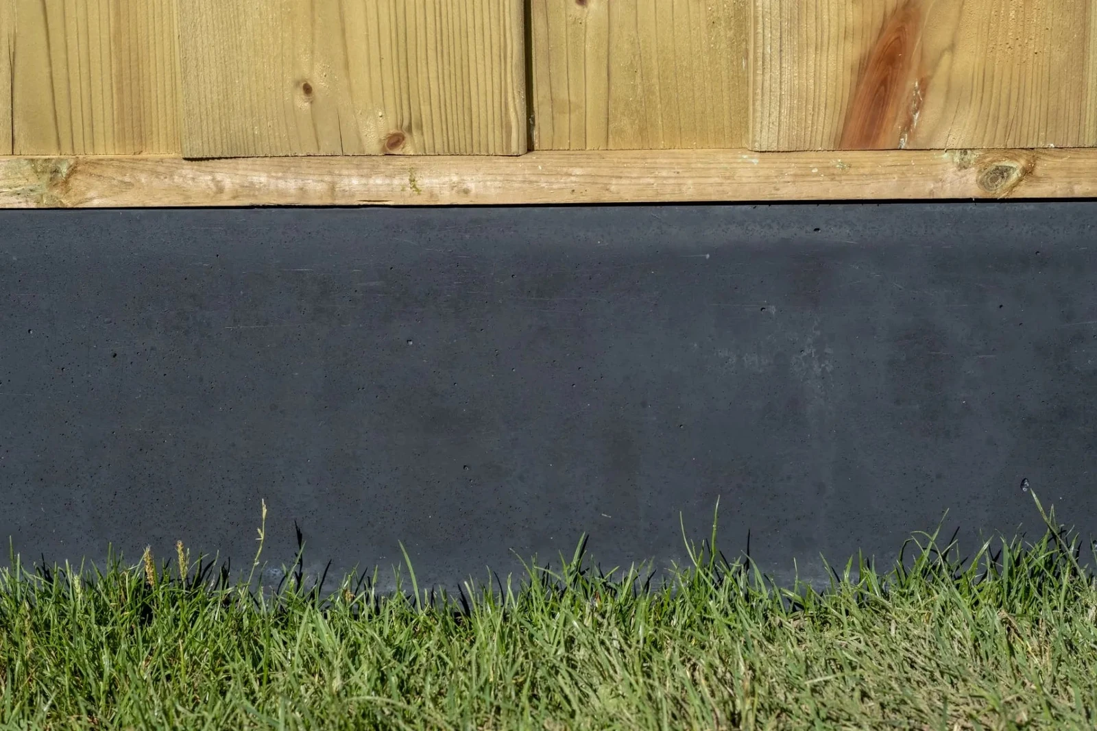 Betonplaat Glad Antra Niet Gecoat 180x24x3,5 Dubbelzijdig 24x3.5x180cm Zwart
