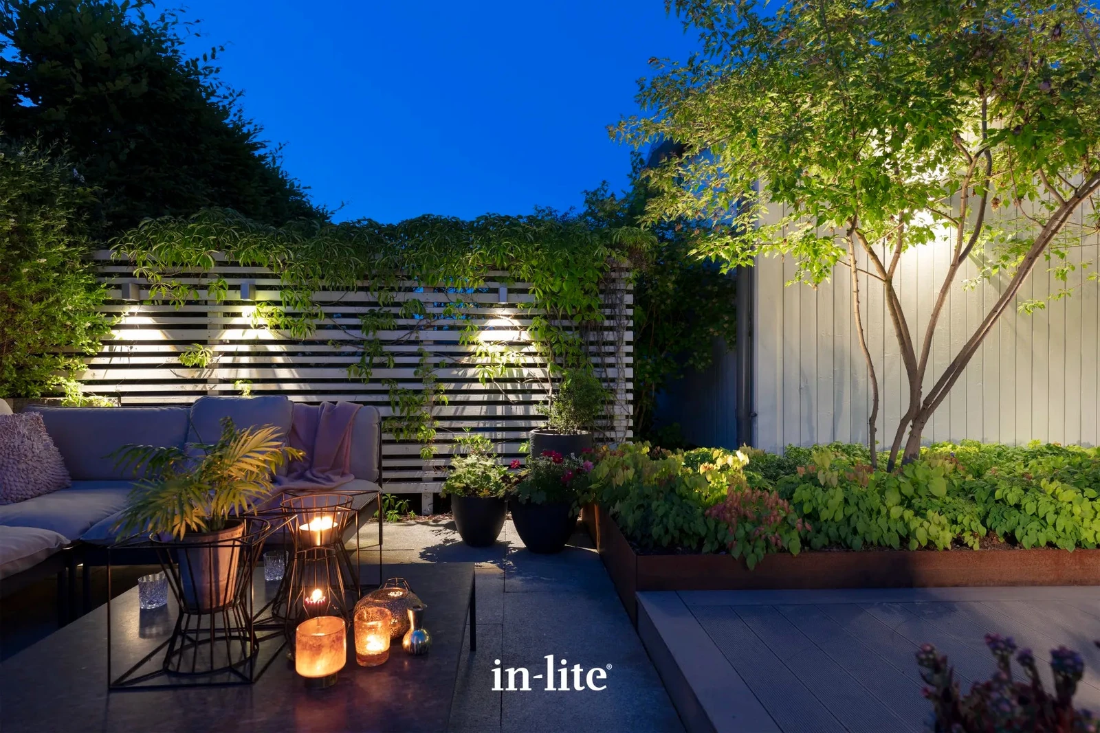 In-Lite Ace Down Wall 100-230V - White
