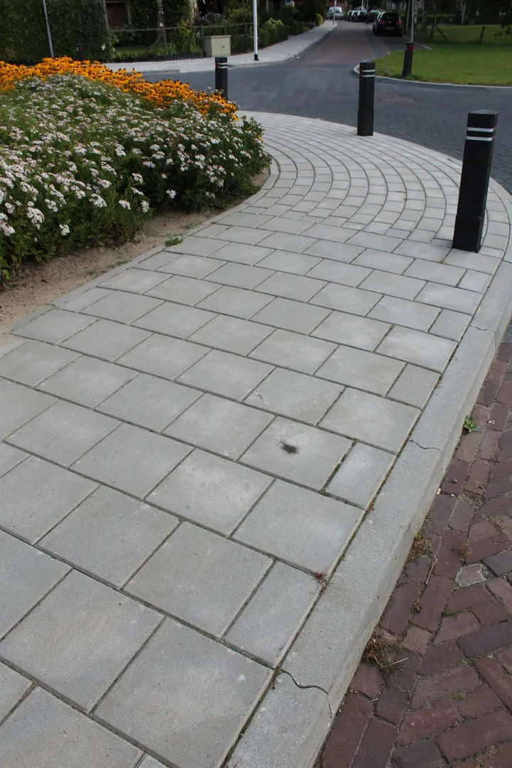Tegel 30x30x4,5 facet KOMO grijs klein pakket 30x30x4,5cm Grijs