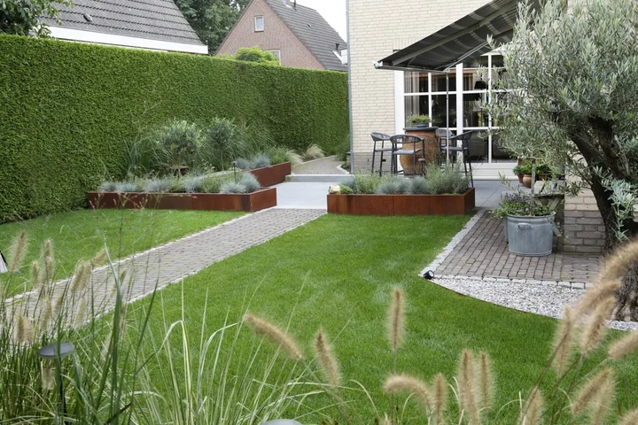 Bloembak Module+ Parallel paneel (E) 60x28 R 0,1x28x60cm Bruin